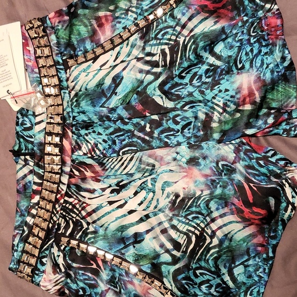 Too small - Picture 4 of 7